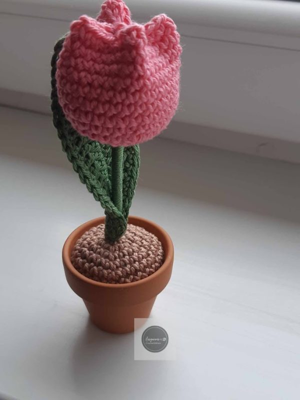 Horgolt tulipán agyag kaspóban - Image 4